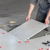 Liikkuvan tai heikon alustan laatoitus