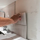 Keittiön välitilan laatoitus